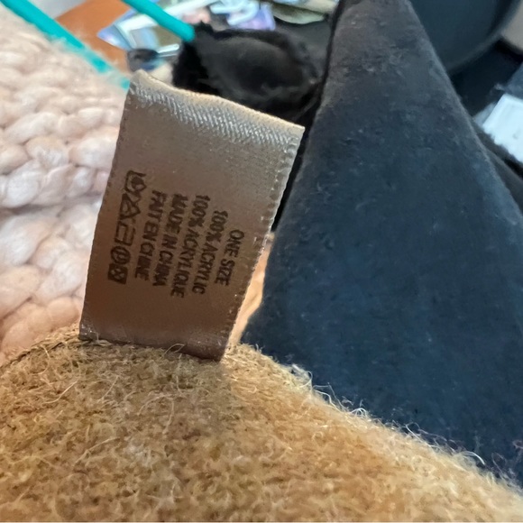 Reversible Tan Fall Vest - Fall Staple - Picture 7 of 7